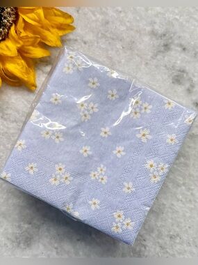 New White Daisy Flower Ditsy Floral Blue & White Paper Beverage Napkins - 40ct